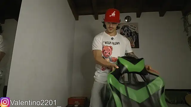 Valentino Xander online show from April 2026 01:18:02 AM