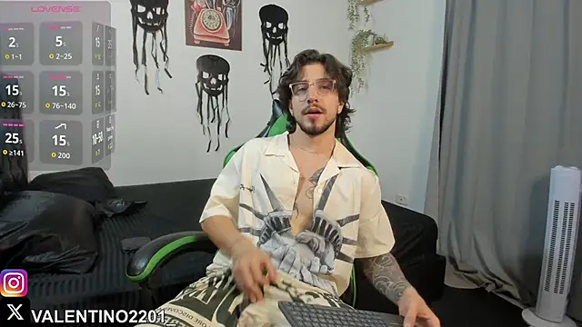 Valentino Xander online show from October 2025 02:41:02 AM