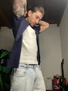 Valentino Xander online show from February 2026 03:18:02 AM