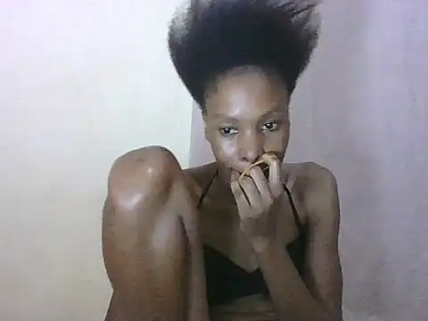 Snapshot of Sweetpetite254 chatting on December 2025 06:02:01 PM Sweetpetite254 online show from December 2025 06:02:01 PM