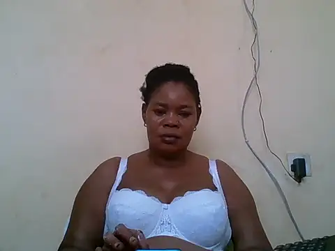 Snapshot of ANALQUEEN4 chatting on October 2025 06:59:01 AM ANALQUEEN4 online show from October 2025 06:59:01 AM