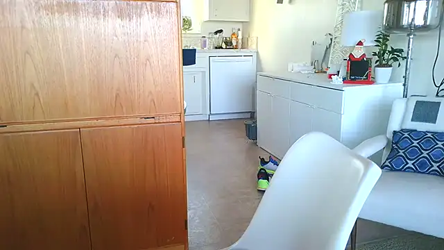 costanza7070 online show from December 2025 04:19:02 PM