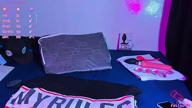 Piggy Eddy online show from February 2026 02:00:02 AM