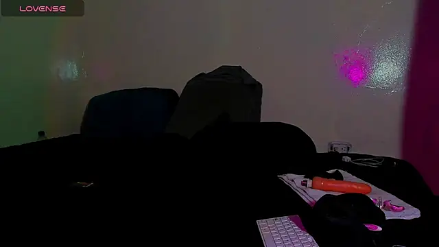 Piggy Eddy online show from March 2026 12:50:01 AM