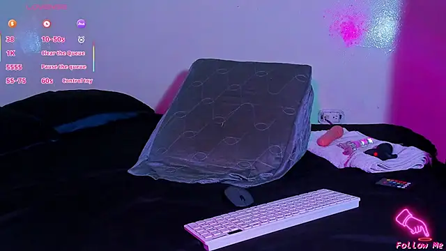 Piggy Eddy online show from March 2026 02:35:02 PM