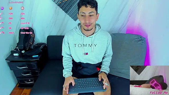 Piggy Eddy online show from November 2025 08:53:02 PM