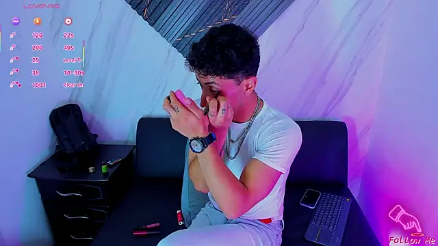 Piggy Eddy online show from December 2025 09:05:01 PM