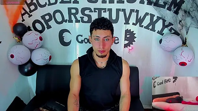 Piggy Eddy online show from October 2025 05:41:01 AM