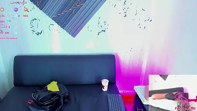 Piggy Eddy online show from November 2025 08:42:02 PM