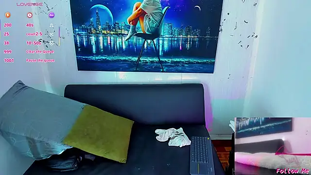 Piggy Eddy online show from November 2025 09:30:01 PM