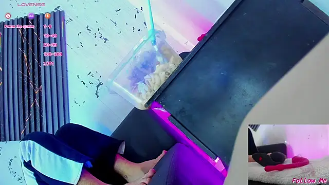 Piggy Eddy online show from November 2025 01:04:02 AM