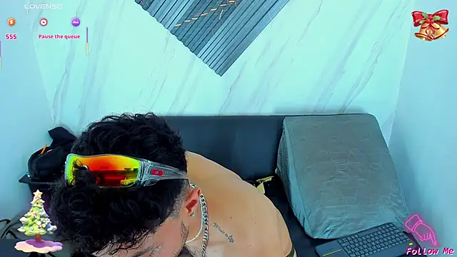 Piggy Eddy online show from December 2025 04:06:01 AM