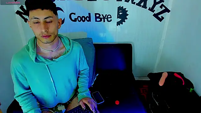 Piggy Eddy online show from November 2025 05:10:02 AM