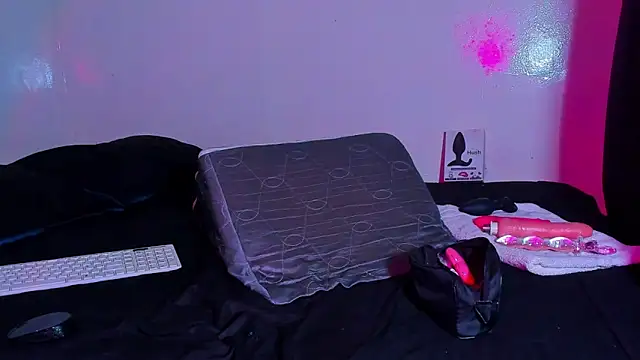 Piggy Eddy online show from March 2026 01:53:01 AM