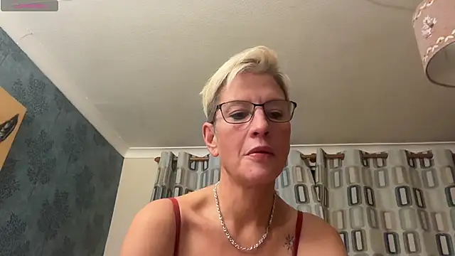 Snapshot of JennyHazel1 chatting on November 2025 06:40:02 PM JennyHazel1 online show from November 2025 06:40:02 PM