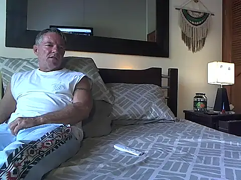 Snapshot of SaraandJuanDP chatting on November 2025 09:51:01 PM SaraandJuanDP online show from November 2025 09:51:01 PM