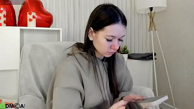 Nicole Charm online show from March 2026 11:42:01 PM