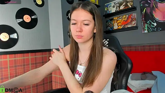 Nicole Charm online show from February 2026 12:10:02 AM