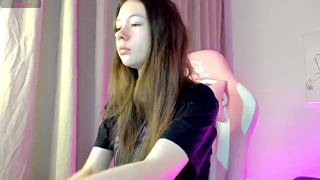 Snapshot of Nicole_Charm chatting on January 2025 12:55:02 AM Nicole Charm online show from January 2025 12:55:02 AM