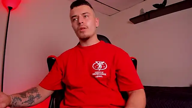 Snapshot of james_connor2 chatting on October 2025 08:18:01 PM james connor2 online show from October 2025 08:18:01 PM