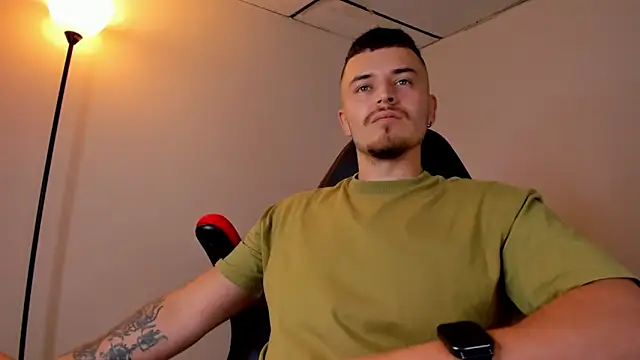 Snapshot of james_connor2 chatting on March 2025 07:14:02 PM james connor2 online show from March 2025 07:14:02 PM