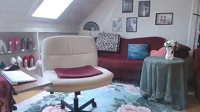 GinaBlonde online show from March 2026 12:44:02 PM