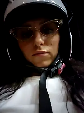 Izabella Bella online show from January 2026 01:15:01 PM