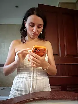 Izabella Bella online show from May 2026 07:56:01 AM