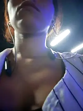 Snapshot of Izabella_Bella chatting on February 2025 12:08:01 PM Izabella Bella online show from February 2025 12:08:01 PM