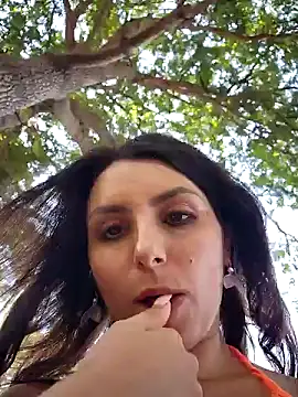 Snapshot of Izabella_Bella chatting on January 2025 07:25:02 AM Izabella Bella online show from January 2025 07:25:02 AM
