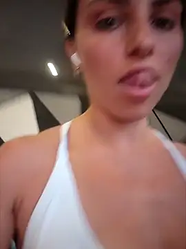 Izabella Bella online show from May 2026 02:09:01 AM