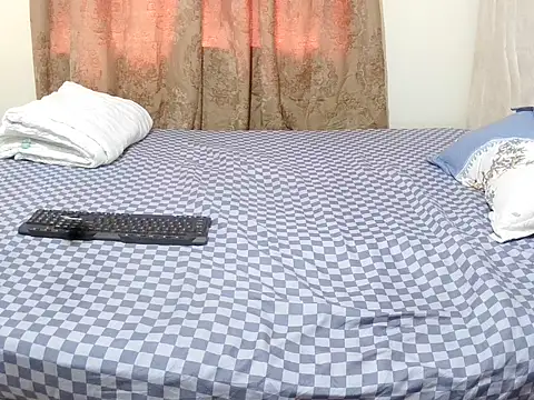 Snapshot of slender_sweet chatting on November 2025 08:08:02 AM slender sweet online show from November 2025 08:08:02 AM