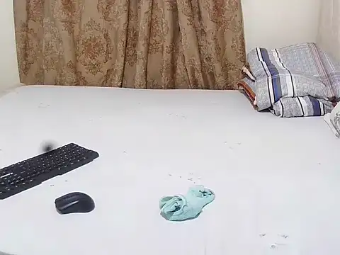 Snapshot of slender_sweet chatting on November 2025 03:22:01 PM slender sweet online show from November 2025 03:22:01 PM