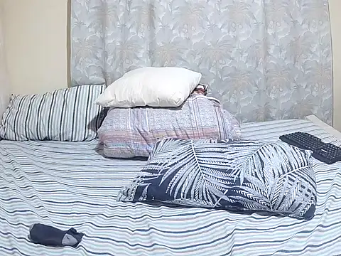 slender sweet online show from April 2026 12:43:01 PM