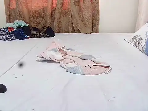 Snapshot of slender_sweet chatting on November 2025 09:08:02 AM slender sweet online show from November 2025 09:08:02 AM