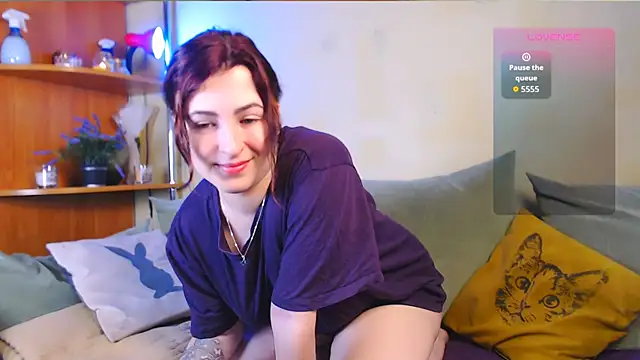 Caroline1995 online show from November 2025 07:00:02 AM