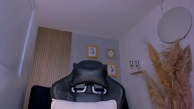 NatyFerrer  online show from October 2025 10:52:01 AM