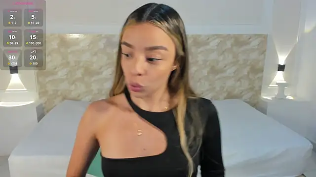 Snapshot of AliceRoss0 chatting on November 2025 08:12:01 PM AliceRoss0 online show from November 2025 08:12:01 PM