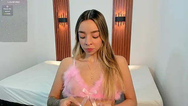 AliceRoss0 online show from December 2025 10:01:02 PM