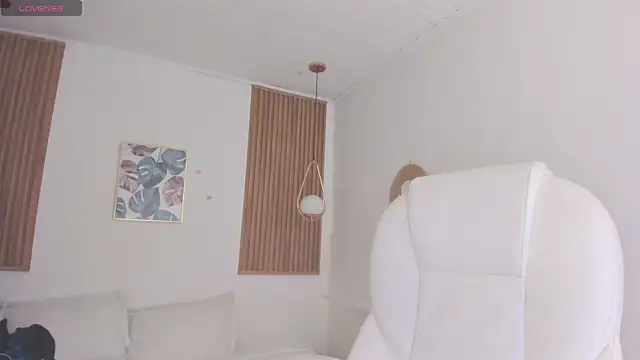 Snapshot of TiffanyWright chatting on February 2026 01:22:01 PM TiffanyWright online show from February 2026 01:22:01 PM