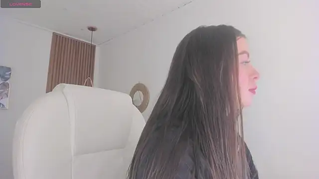 Snapshot of TiffanyWright chatting on February 2026 01:21:02 PM TiffanyWright online show from February 2026 01:21:02 PM