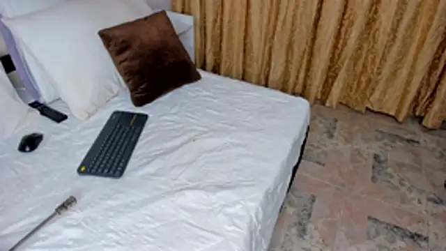 Snapshot of CintiaVega chatting on November 2025 11:36:02 AM CintiaVega online show from November 2025 11:36:02 AM