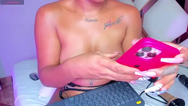 CintiaVega online show from December 2025 12:32:02 PM