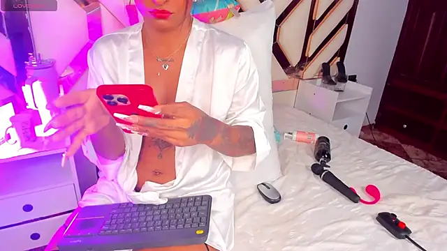 CintiaVega online show from January 2026 12:01:01 PM