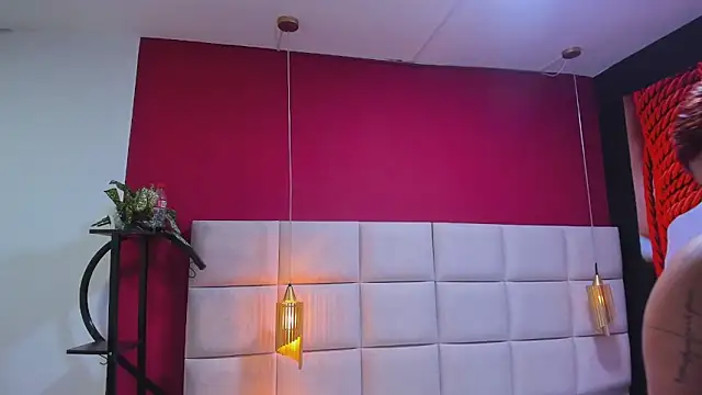 Amberluy online show from April 2026 07:49:01 PM