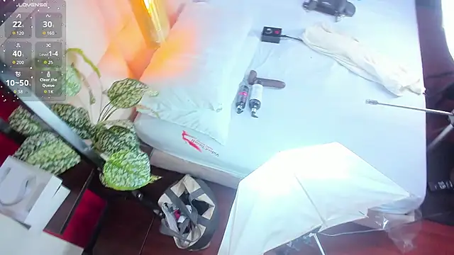 Snapshot of Amberluy chatting on December 2025 08:19:01 PM Amberluy online show from December 2025 08:19:01 PM