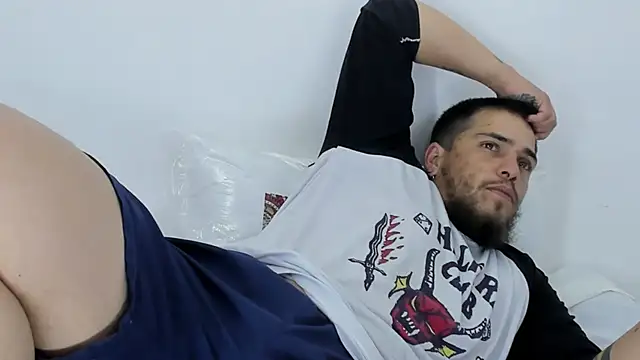 Snapshot of Beard_xox chatting on October 2025 09:14:02 PM Beard xox online show from October 2025 09:14:02 PM