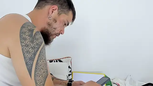 Beard xox online show from April 2026 10:38:01 PM