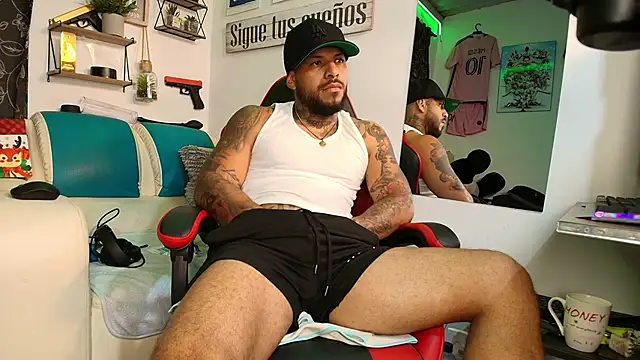 Leenar Key online show from November 2025 02:10:01 AM