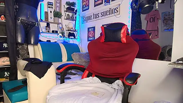 Leenar Key online show from February 2026 01:06:01 AM